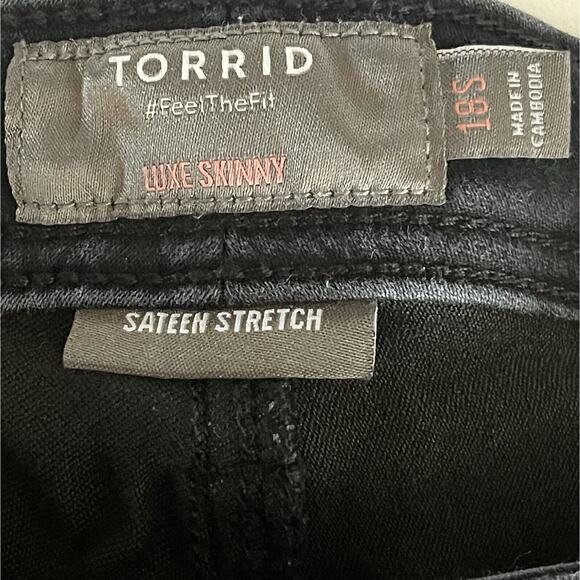 Torrid Jeans Women's 18S Black Luxe Skinny Sateen Stretch Mid Rise #1012 - Picture 3 of 9